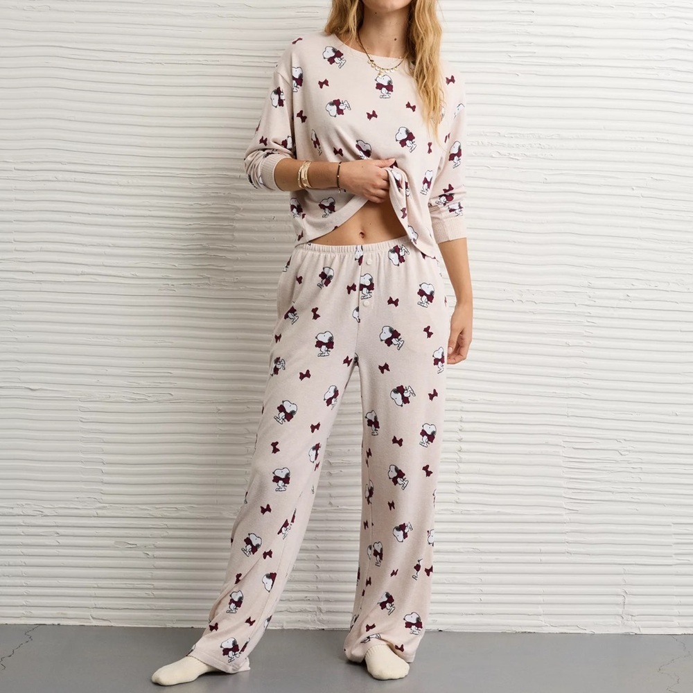 AE Luxe Plush Snoopy Long-Sleeve & Pant PJ Set